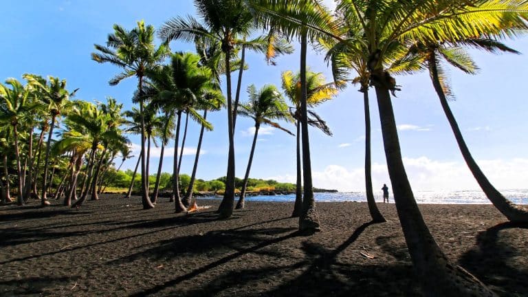 Hawaii-Black-Sand-Beaches