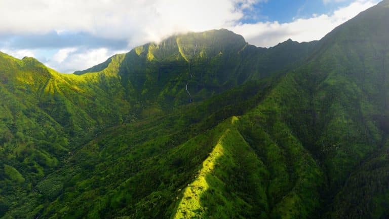 Most-Beautiful-Mountains-In-Hawaii