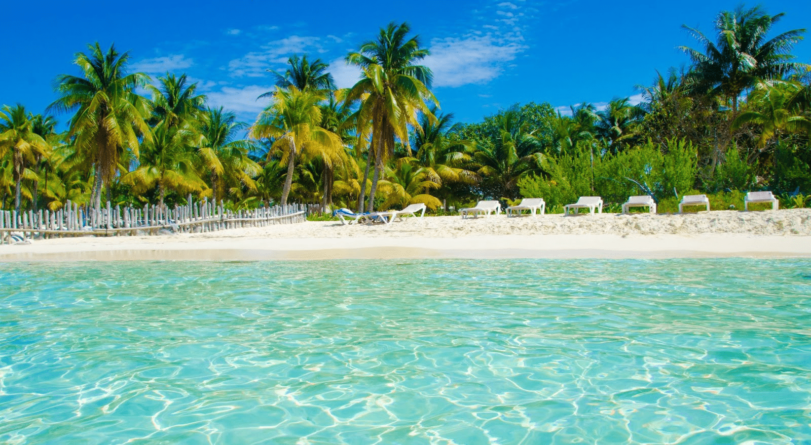 Isla Mujeres: Crystal Blue Water and Soft Sands