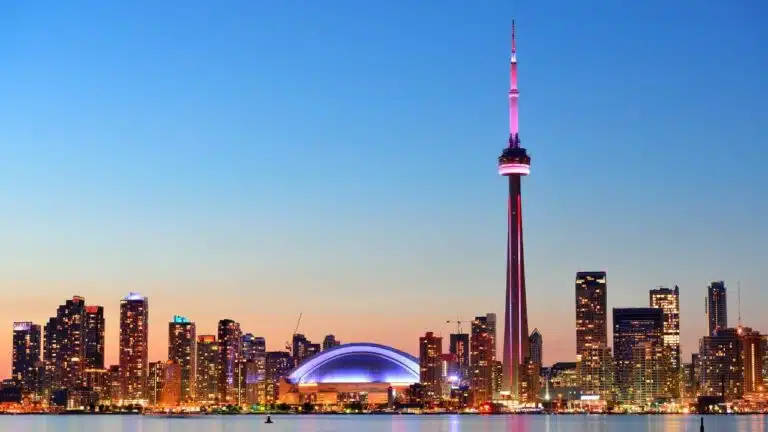 Best-Time-To-Visit-Toronto